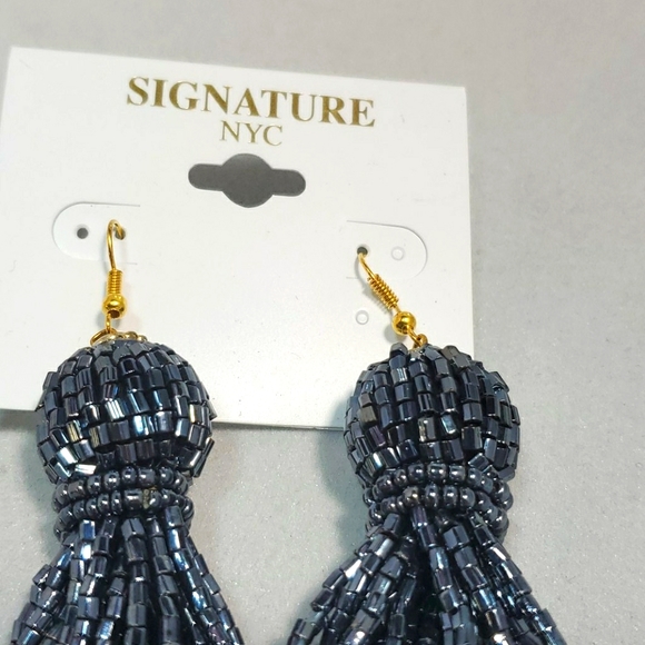 Signature fish hook dangle hematite earrings - Picture 3 of 4